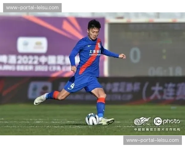 申花蒋圣龙患病静养，中后卫位置轮换深度受考验